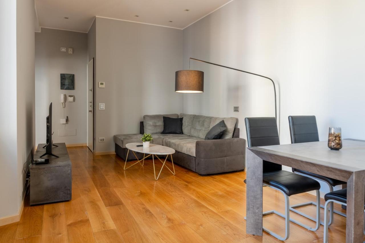 5 Min Duomo Luxury Home In Brera Design District Milan Exterior photo