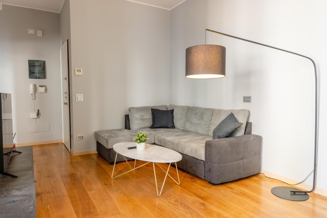 5 Min Duomo Luxury Home In Brera Design District Milan Exterior photo